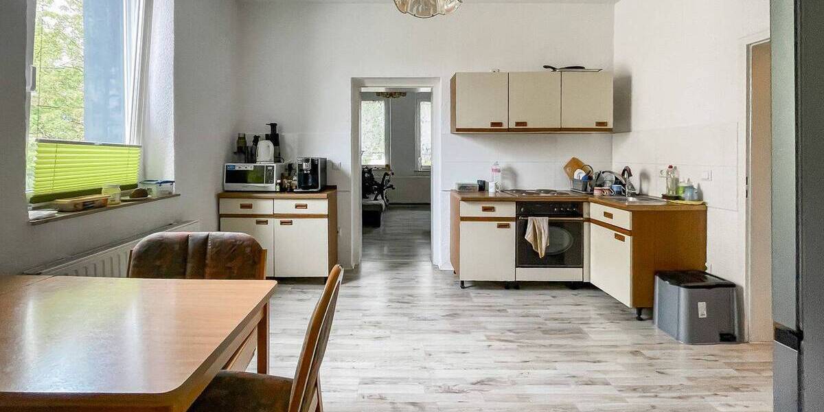 Einfamilienhaus + Mehrfamilienhaus - 7 Einheiten - 5 Garagen - freistehend 1 zimmer