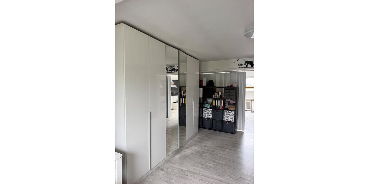 Dachgeschoßwohnung Essen Stadtbezirk IV - 3 Zimmer, 80 m&sup2;, 830&euro; | Angebot:27627064