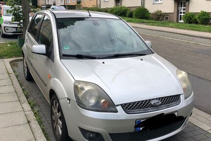 Ford Fiesta 180.000 km 990 &euro; Essen 45145