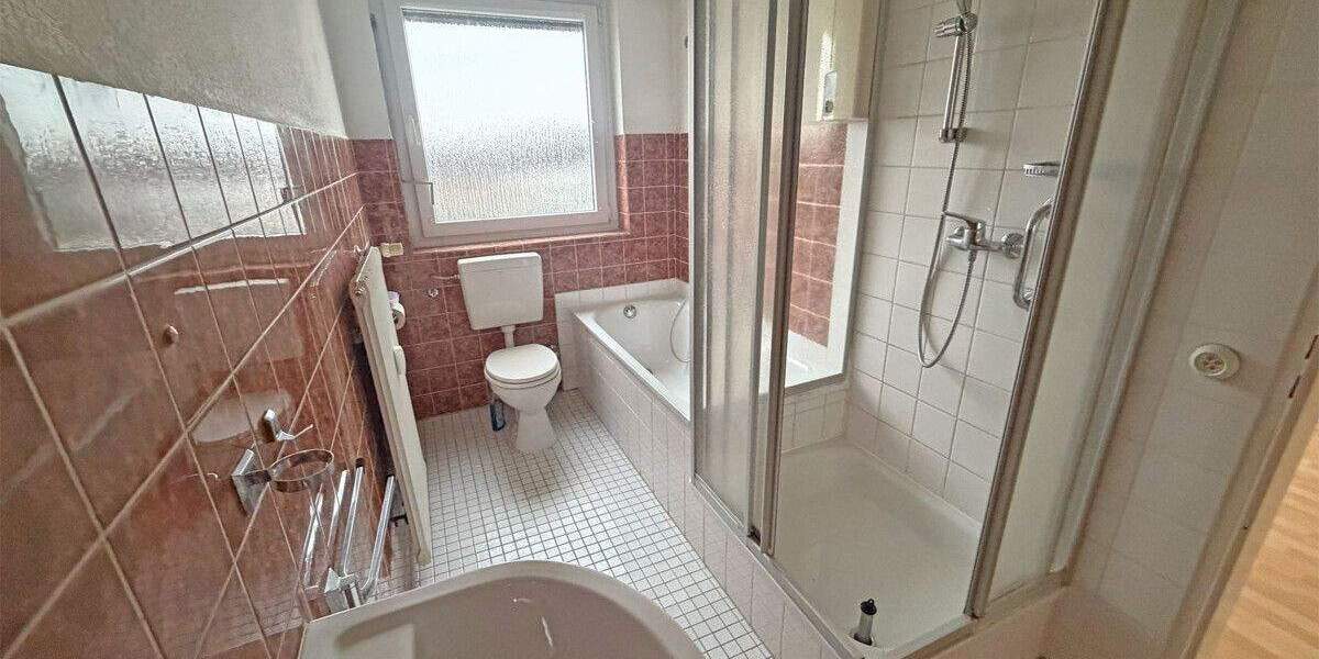 Eigentumswohnung mit Aufzug und Tiefgaragenstellplatz an der Grenze zu Moers in Duisburg-Hochheide! 2 zimmer