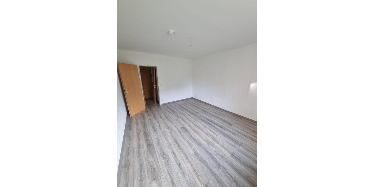 Kapitalanleger, 2-Zimmer-EG-Wohnung mit Balkon in Duisburg-Süd 2 zimmer