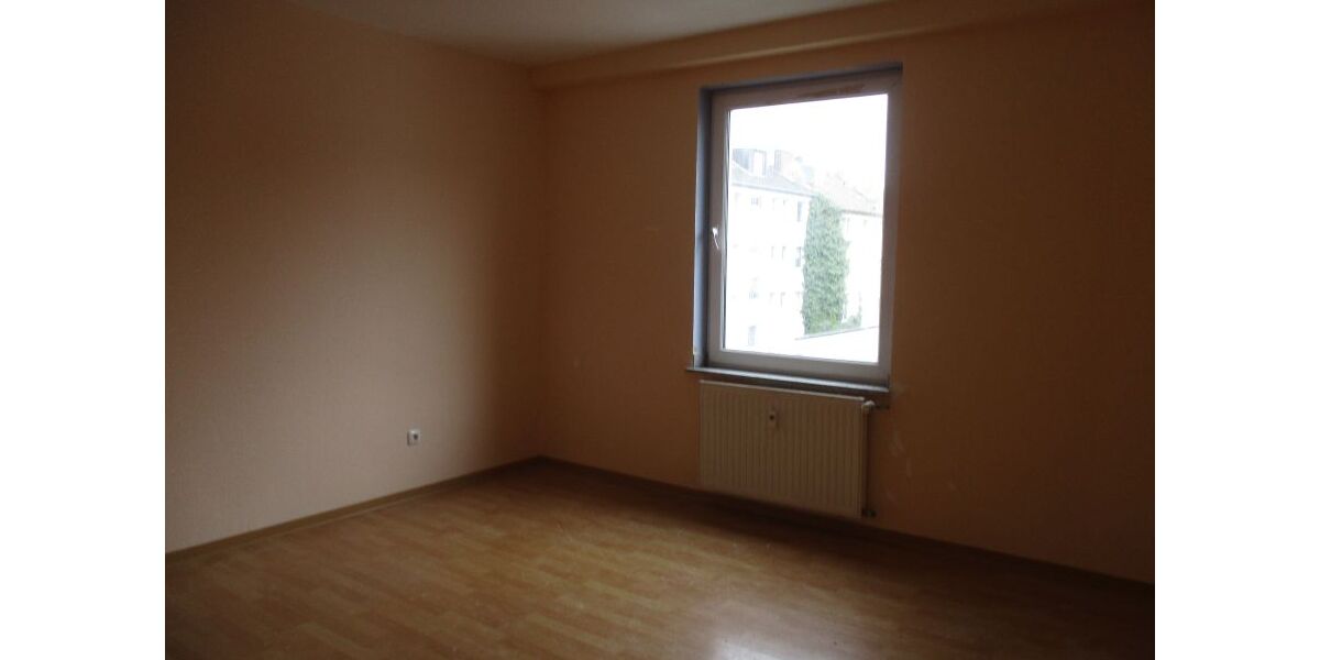 Provisionsfrei* Geräumige 4-Zi.-Wohnung m. Stellpl., Altendorfer Straße, 1.OG - Etagenwohnung Essen Altendorf | Angebot:26991510