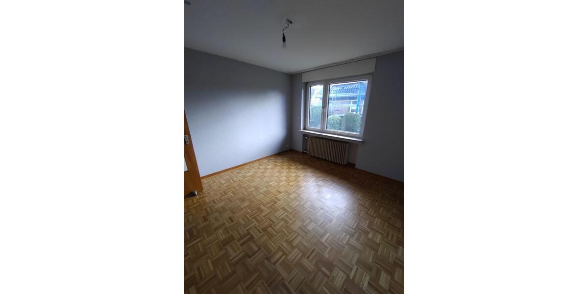 Provisionsfrei* Geräumiges, solides 2-FH mit Keller in Top Lage !!! - Zweifamilienhaus Wesel Obrighoven-Lackhausen | Angebot:25566115