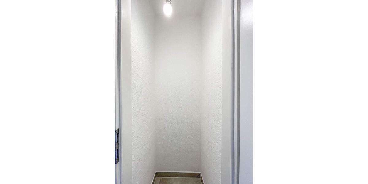 frisch renoviert - ruhige Lage - Balkon 3 zimmer