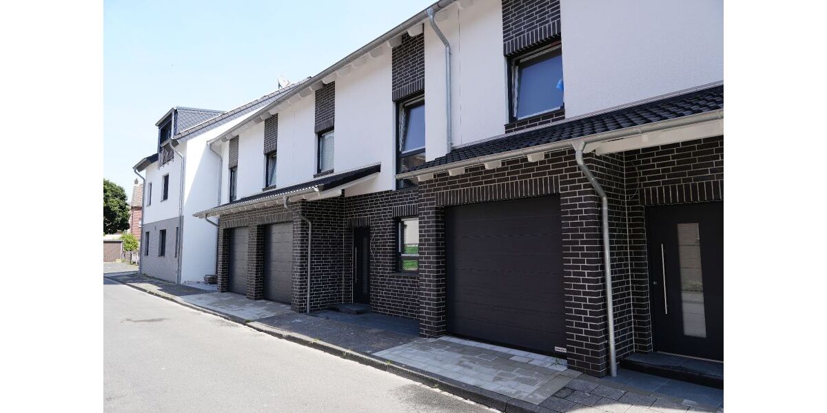 Provisionsfrei* Einfamilienhaus mit PV+Speicher 10,4 KW+Garage 140m zum Rheinufer Energiebedarf 22,4 kWhm2a - Einfamilienhaus Duisburg Essenberg | Angebot:26401091