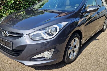 Hyundai i40 116.093 km 7.490 € Oberhausen 46149