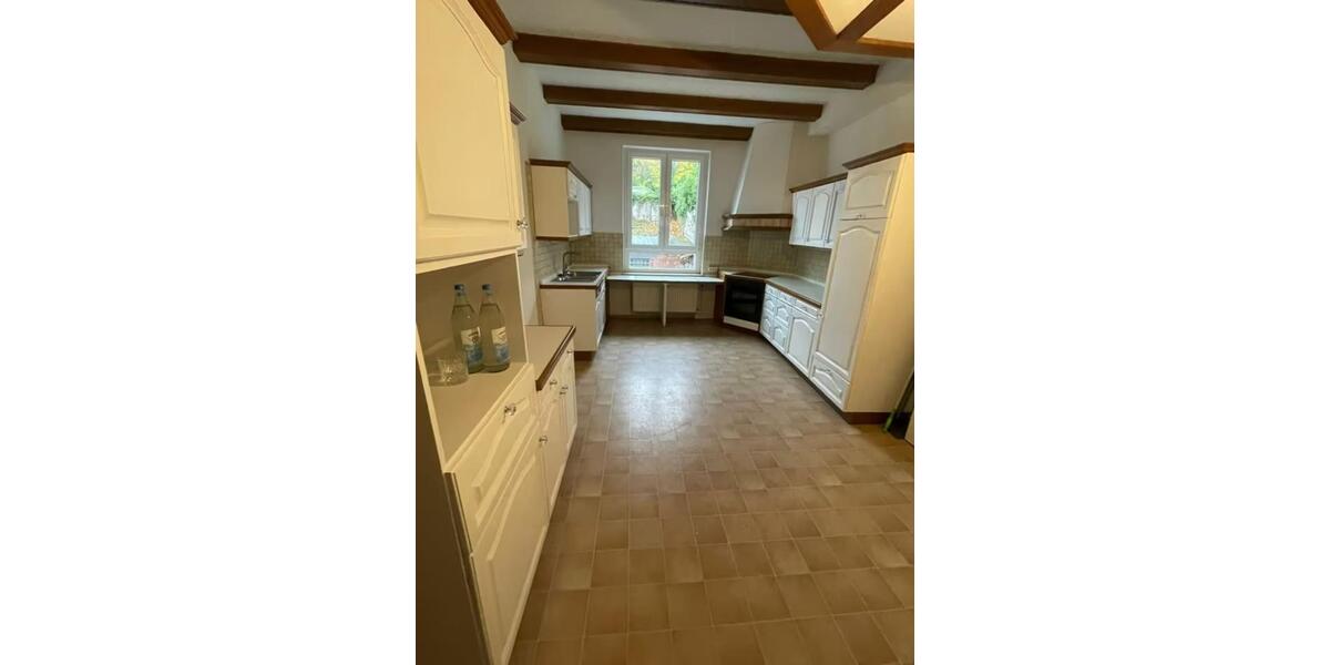 Modernisierte Altbauwohnung–zentrale Wohnlage in Essen-Kupferdreh 5 zimmer