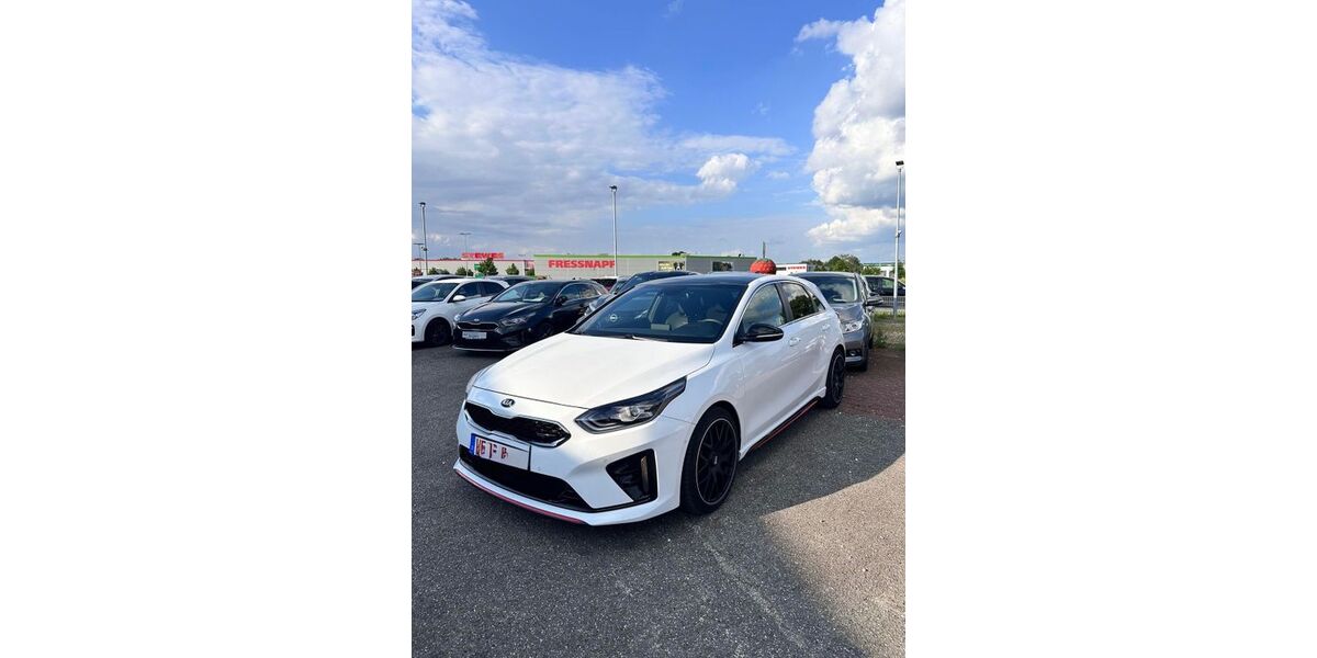 Kia ceed / Ceed 86.000 km 18.100 &euro; Dinslaken 46539