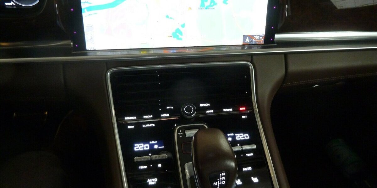 Porsche Panamera Turbo Sport Turismo Chrono Pano Matrix 105.000 km 62.900 € Ratingen 40885