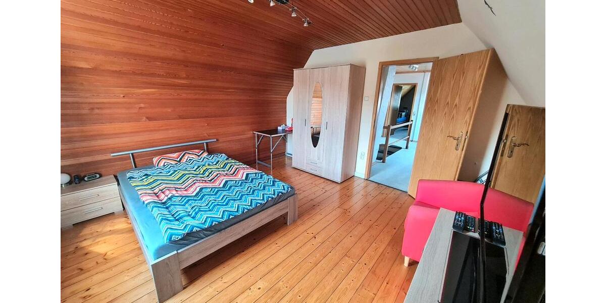 Einfamilienhaus Duisburg Rheinhausen - 9 Zimmer, 220 m&sup2;, 1.360&euro; | Angebot:27618833