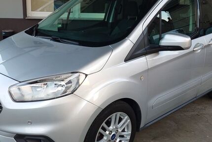 Ford Tourneo Courier 47.000 km 12.799 € Gladbeck 45968
