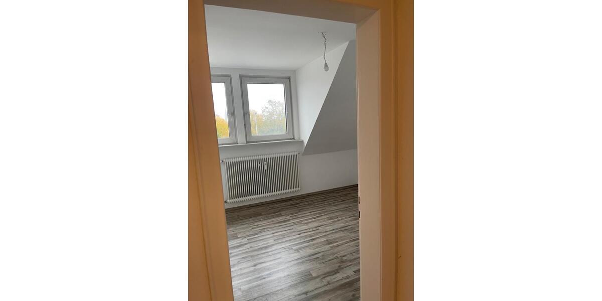 Dachgeschoßwohnung Herne Eickel - 3.5 Zimmer, 65 m&sup2;, 560&euro; | Angebot:25439005