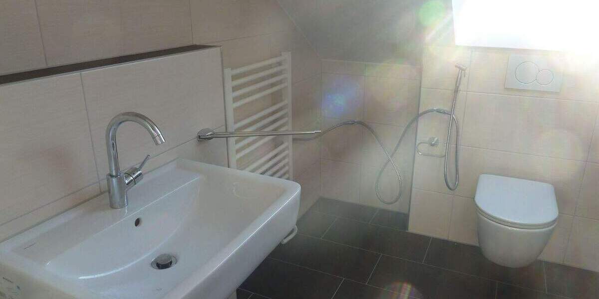 *Eine Oase zum Wohlfühlen* - Großzügige Doppelhaushälfte mit Terrasse, Garten und Garage in HER-Baukau 5 zimmer