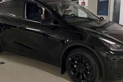 Tesla Model Y 25.636 km 31.500 € Bochum 44787