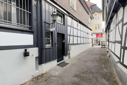 Charmante 2,5-Zimmer-Dachgeschosswohnung in Hattingens Altstadt mit hohen Decken und Komfort zimmer