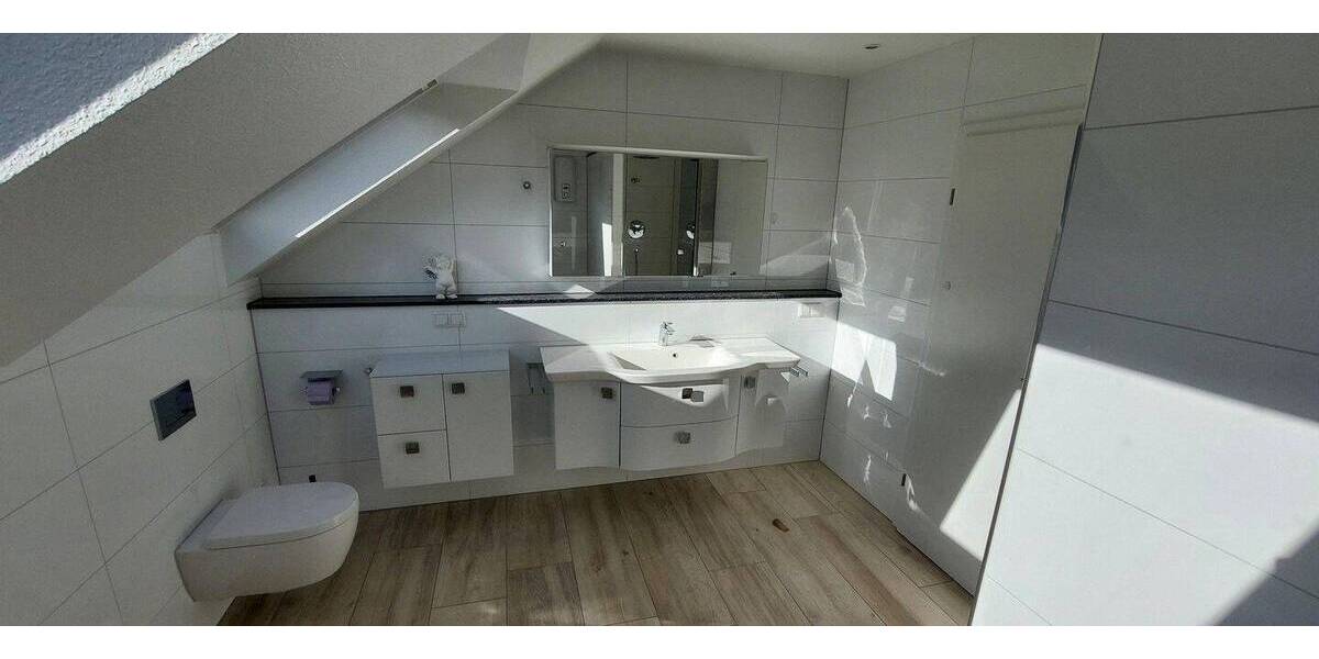 Etagenwohnung Ratingen Zentrum - 2 Zimmer, 117 m&sup2;, 1.390&euro; | Angebot:26818922