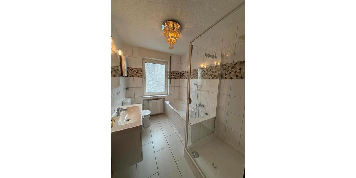 Etagenwohnung Essen Stadtbezirk III - 2 Zimmer, 75 m&sup2;, 1.050&euro; | Angebot:26341708
