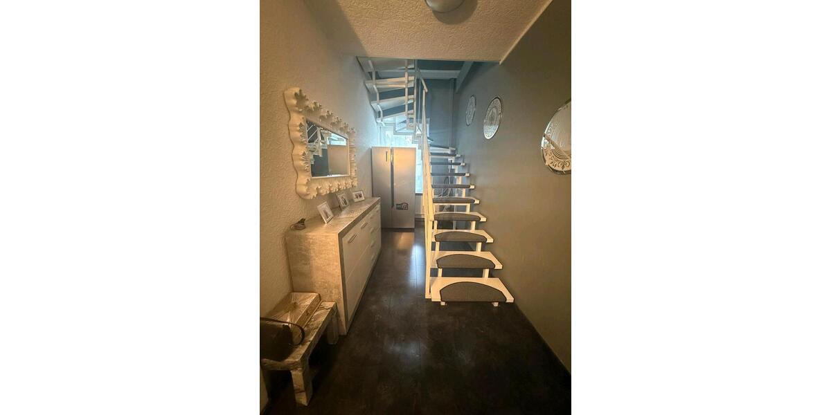 Mehrfamilienhaus, Wohnhaus Duisburg Hamborn - 10 Zimmer, 245 m&sup2;, 350.000&euro; | Angebot:25625233