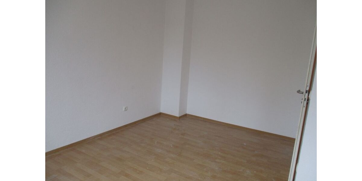 Provisionsfrei* Geräumige 4-Zi.-Wohnung m. Stellpl., Altendorfer Straße, 1.OG - Etagenwohnung Essen Altendorf | Angebot:26991510