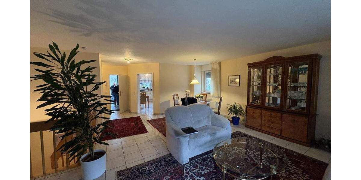 Etagenwohnung Moers Schwafheim - 3 Zimmer, 92 m&sup2;, 320.000&euro; | Angebot:25668377