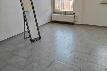drei Zimmer Wohnung mit Garage und Keller