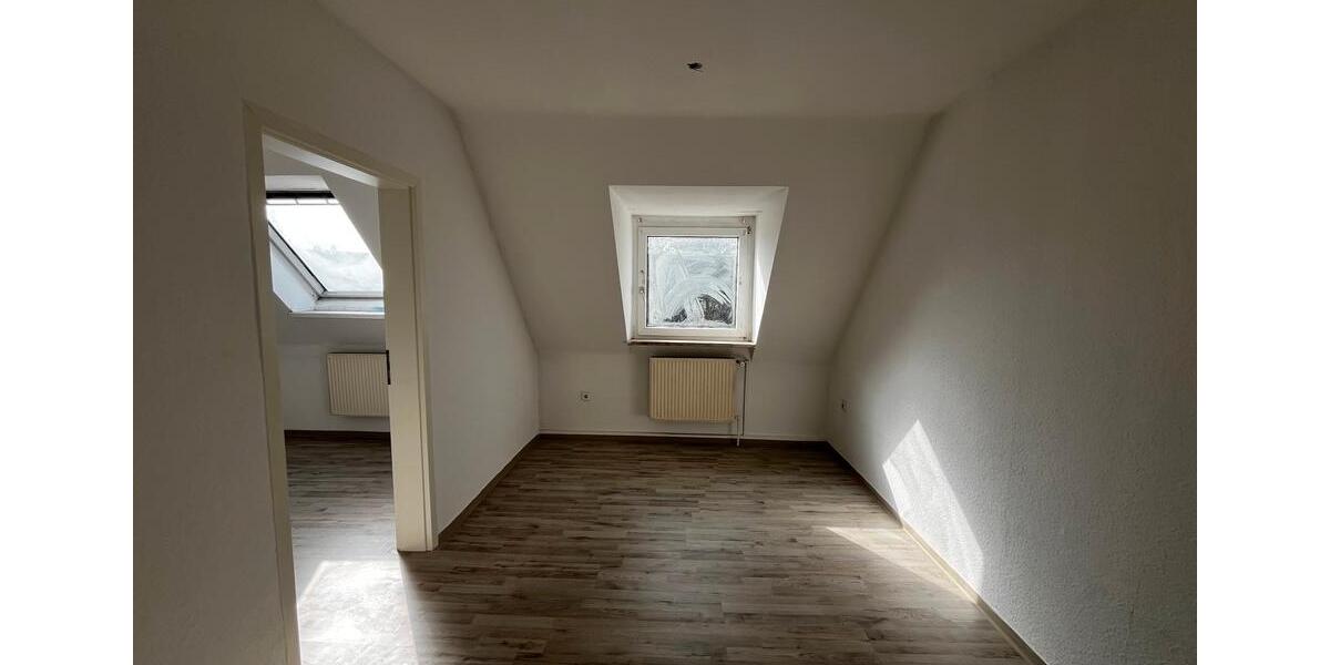 Dachgeschoßwohnung Gelsenkirchen Gelsenkirchen-Mitte - 4 Zimmer, 78 m&sup2;, 585&euro; | Angebot:25439709