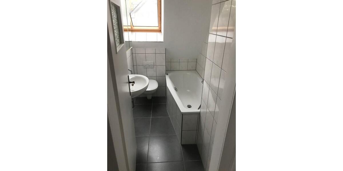Dachgeschoßwohnung Oberhausen Biefang - 3.5 Zimmer, 65 m&sup2;, 740&euro; | Angebot:25404156