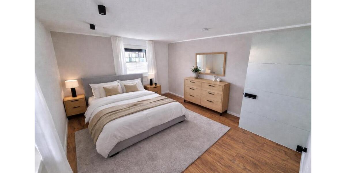 Doppelhaushälfte mit Wintergarten, Garten, Terrasse und Parkplatz 3.5 zimmer