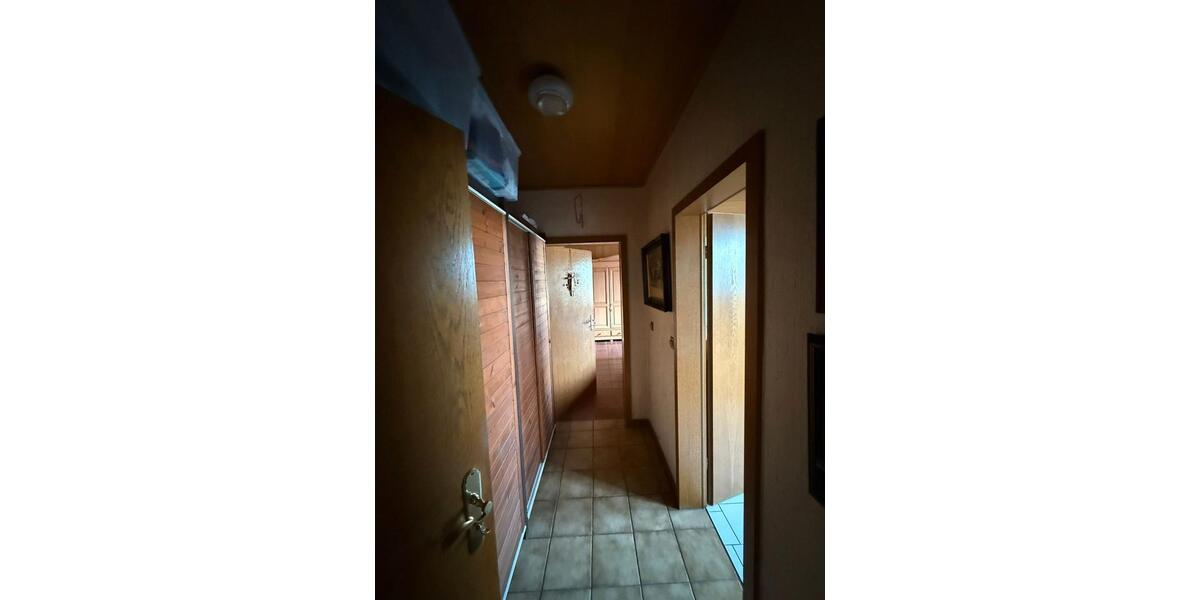 Etagenwohnung Duisburg Mittelmeiderich - 3 Zimmer, 94 m&sup2;, 145.000&euro; | Angebot:26380330