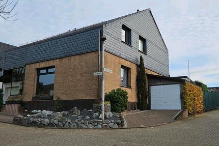 Freistehendes Zweifamilienhaus 6 zimmer