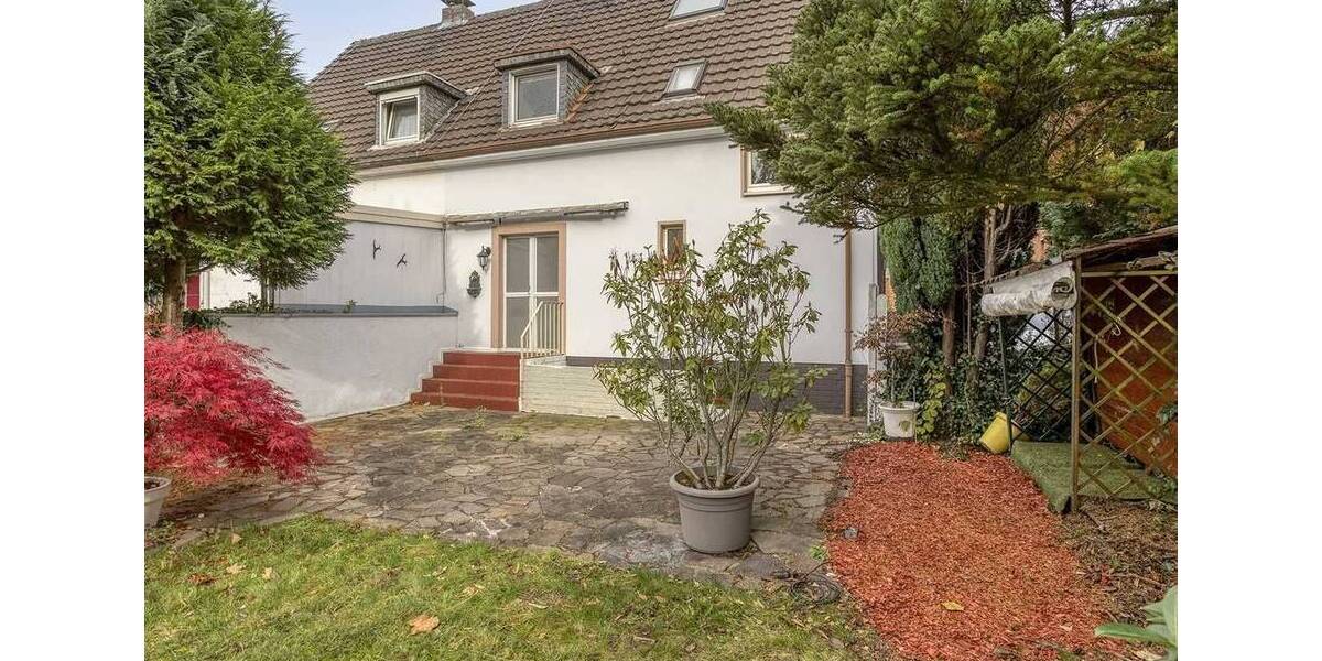 Doppelhaushälfte mit Charme und Gartenidylle in Ratingen-Lintorf 3 zimmer