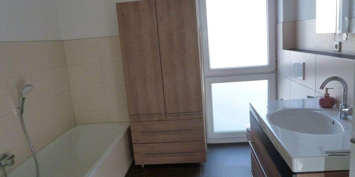 *Eine Oase zum Wohlfühlen* - Großzügige Doppelhaushälfte mit Terrasse, Garten und Garage in HER-Baukau 5 zimmer