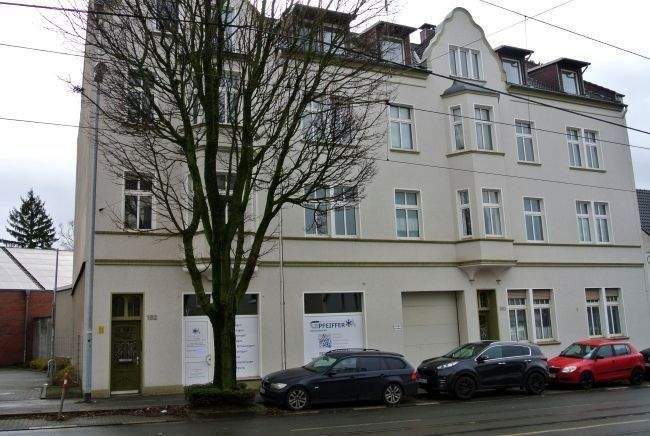 In einem Patrizierhaus mit hohen Decken befindet sich eine 4 Zimmer-Wohnung mit neuer Ausstattung für Altbauliebhaber**** 4 zimmer
