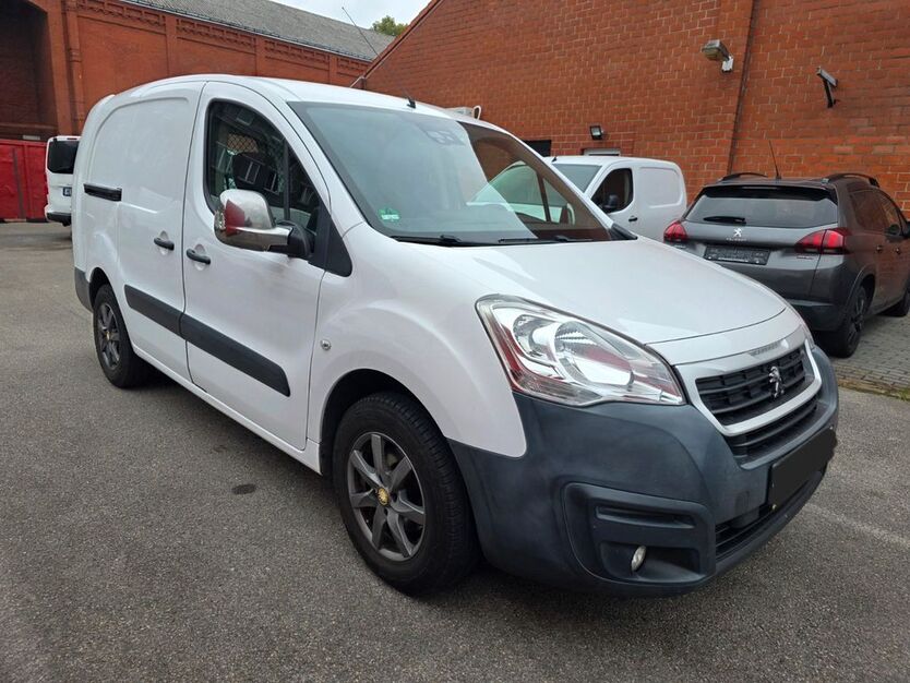 Peugeot Partner 221.933 km 4.900 € Recklinghausen 45661