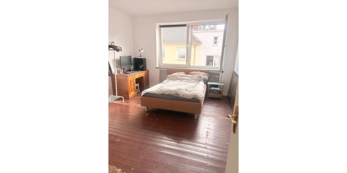 Etagenwohnung Bochum - 4 Zimmer, 130 m&sup2;, 1.100&euro; | Angebot:27594072