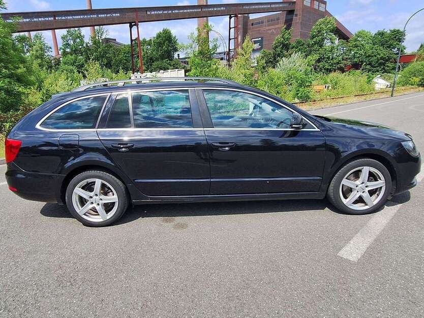 Skoda Superb 162.000 km 10.990 € Essen 45309