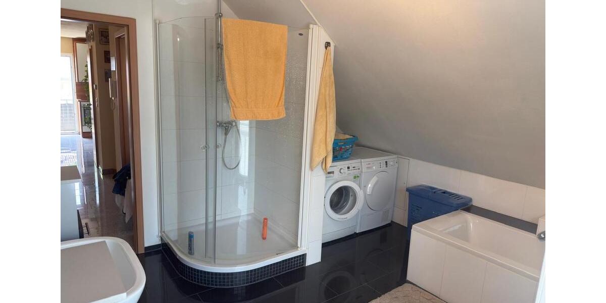Dachgeschoßwohnung Duisburg Duisburg-Mitte - 2.5 Zimmer, 65 m&sup2;, 189.000&euro; | Angebot:26815438