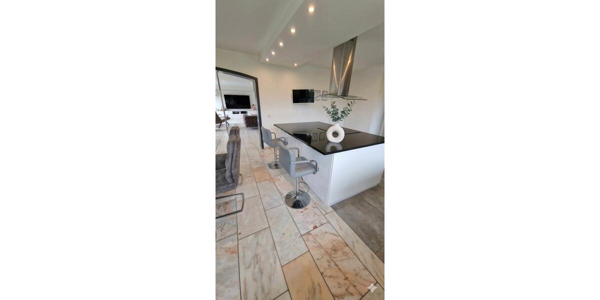 Einfamilienhaus Wesel - 8 Zimmer, 200 m&sup2;, 2.500&euro; | Angebot:26595947