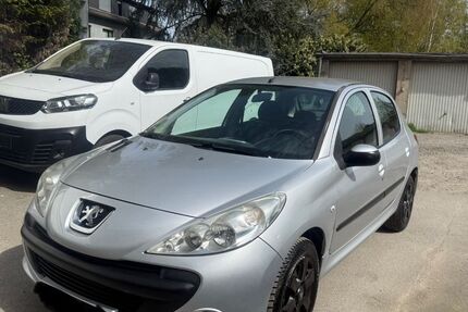 Peugeot 206 187.000 km 17.500 &euro; Essen 45143