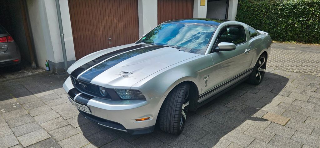 Ford Mustang 183.100 km 20.500 &euro; Duisburg 47138