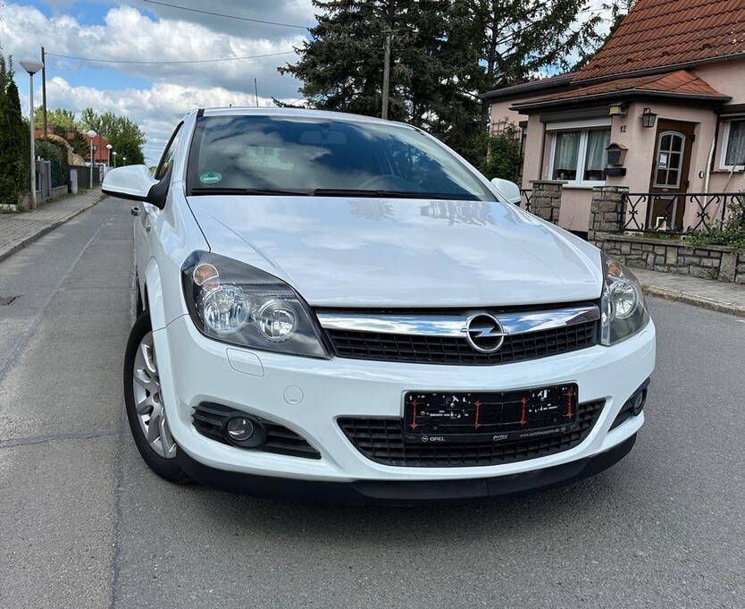 Opel Astra GTC J 175.000 km 4.000 € Essen 45121