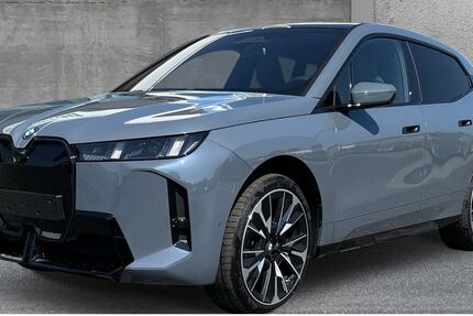 BMW iX 4.999 km 106.500 € Recklinghausen 45659