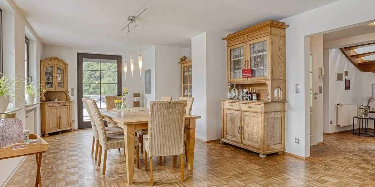 Großzügige Maisonettewohnung mit 900 m² Garten und Garage in Breitscheid 4 zimmer