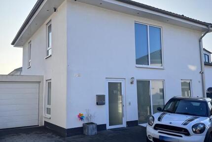 Haus Castrop-Rauxel Deinighausen - 4 Zimmer, 135 m&sup2;, 2.205&euro; | Angebot:24806023