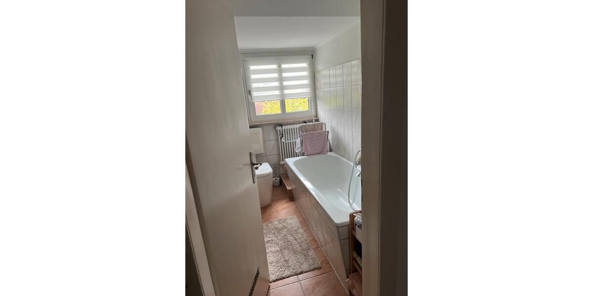 Dachgeschoßwohnung Gelsenkirchen Buer - 3 Zimmer, 80 m&sup2;, 715&euro; | Angebot:26134673