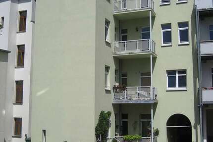 komplett möblierte 3-Zim-Wohnung mit Balkon - auch kurzfristige Mietzeit möglich