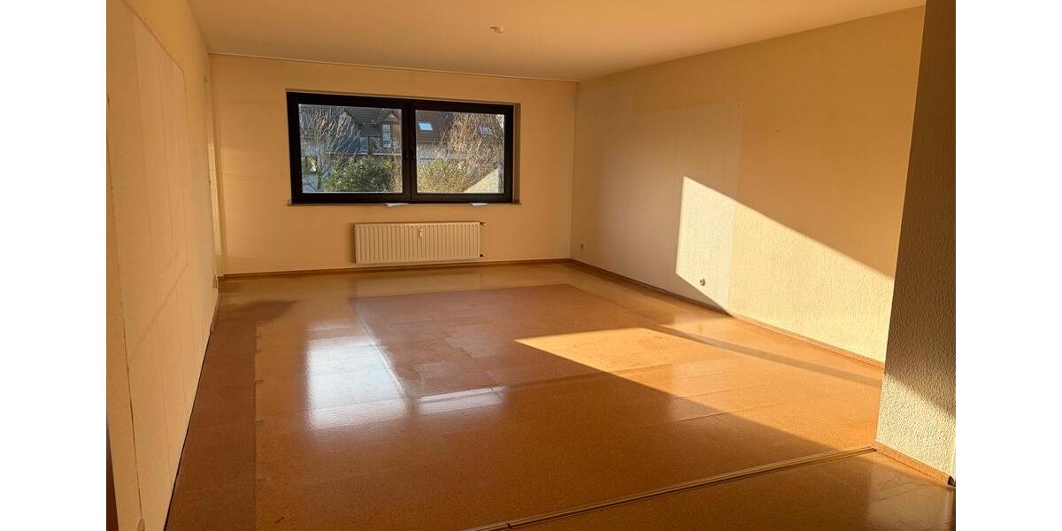 Etagenwohnung Oberhausen Schmachtendorf - 4 Zimmer, 95 m&sup2;, 1.470&euro; | Angebot:25311025