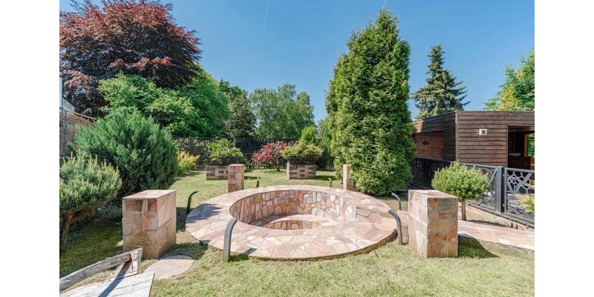 Einfamilienhaus Essen Stadtbezirk IX - 7 Zimmer, 307 m&sup2;, 300&euro; | Angebot:25396674