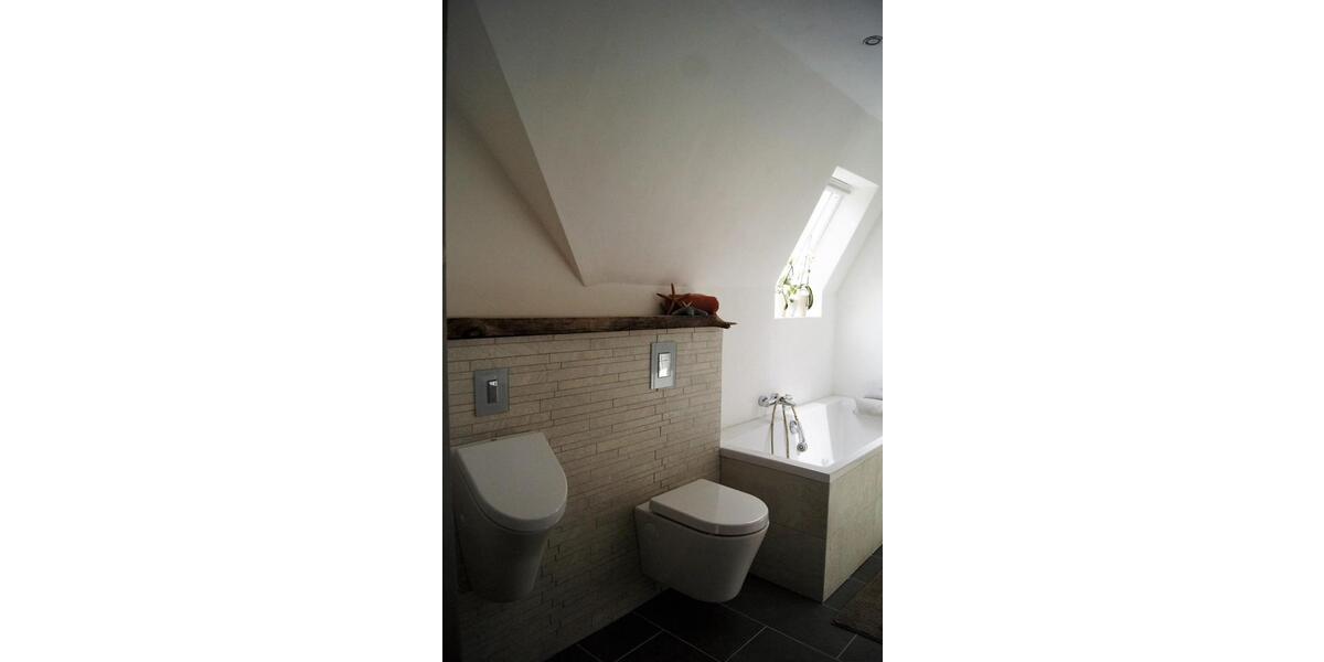 Lichtdurchflutete Dachgeschosswohnung Gahlen 3 zimmer