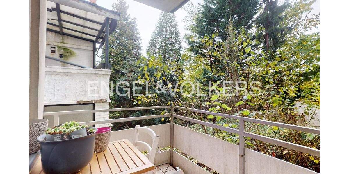 2021 modernisierte, großzügige Wohnung - 2 Balkone - 2 Garagenstellplätzen - Aufzug - in zentraler Lage von Moers 5 zimmer